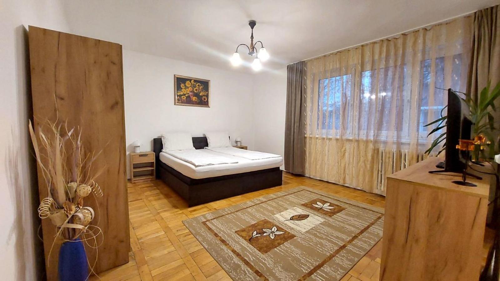 The Home Hunedoara Ngoại thất bức ảnh