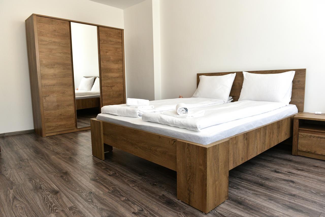 The Home Hunedoara Ngoại thất bức ảnh